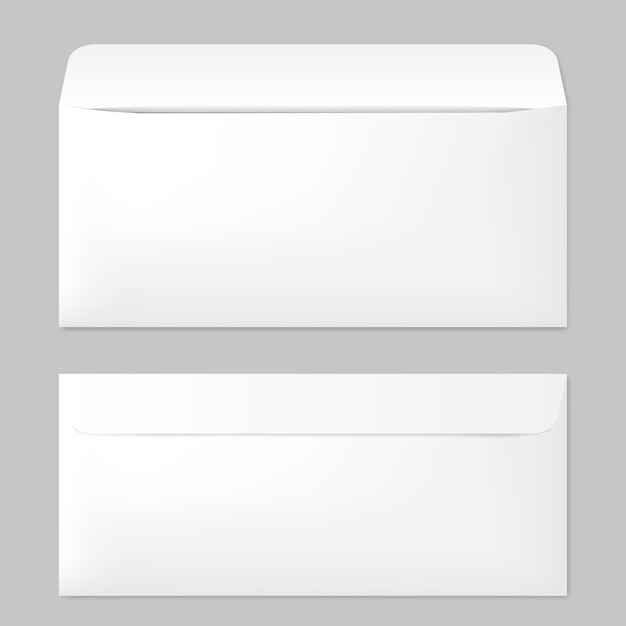 Sobres de papel en blanco abiertos y cerrados.