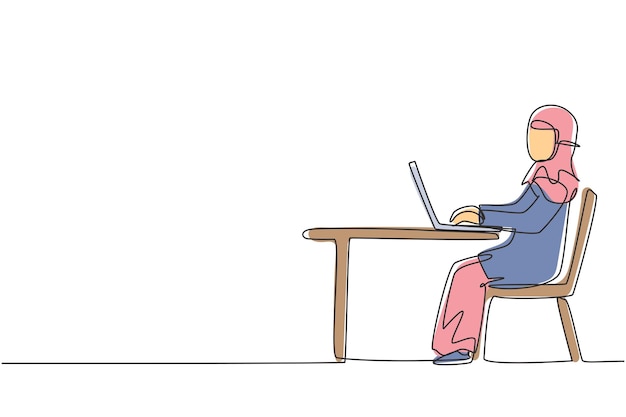 Un solo dibujo de una línea de una chica árabe con una computadora portátil sentada en una silla Vector de diseño de aprendizaje a distancia