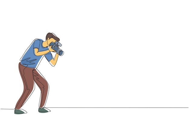 Un solo dibujo de línea continua fotógrafo profesional con cámara tomando fotos con vector de postura.