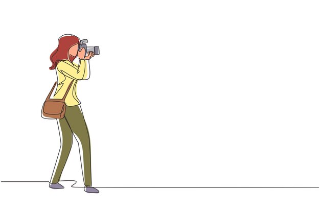 Un solo dibujo de línea continua mujer paparazzi concepto de diseño con fotógrafo disparo vector