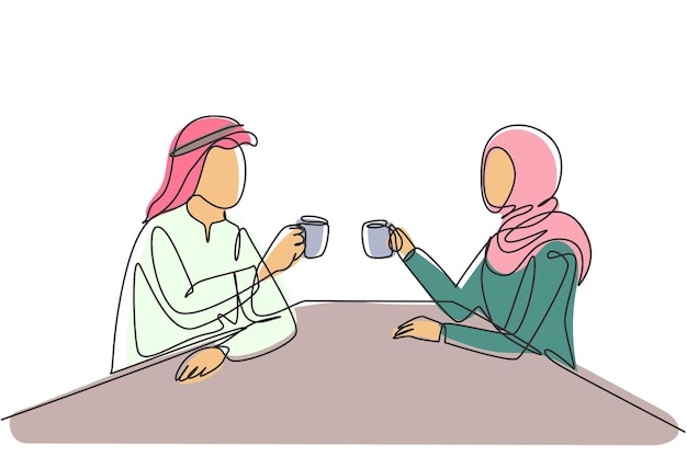 Un solo dibujo de línea continua Una pareja árabe con una taza de café caliente celebra el éxito del trabajo
