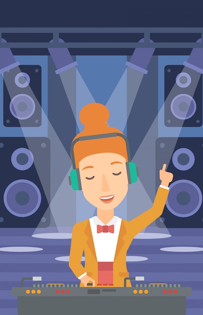Sonriendo DJ con consola.