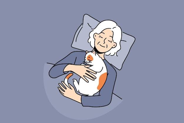 Vector sonriente anciana acostada en la cama con gato en el pecho