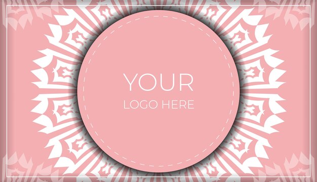 Tarjeta de felicitación en color rosa con lujosos adornos blancos listos para imprimir.