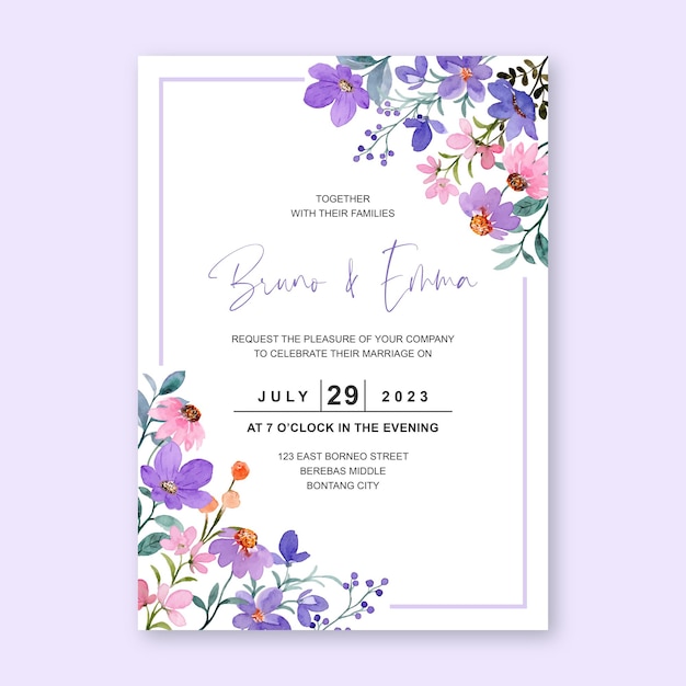 Tarjeta de invitación de boda con acuarela de flores silvestres moradas