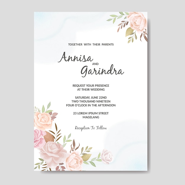 Tarjeta de invitación de boda elegante con hermosa plantilla floral y hojas