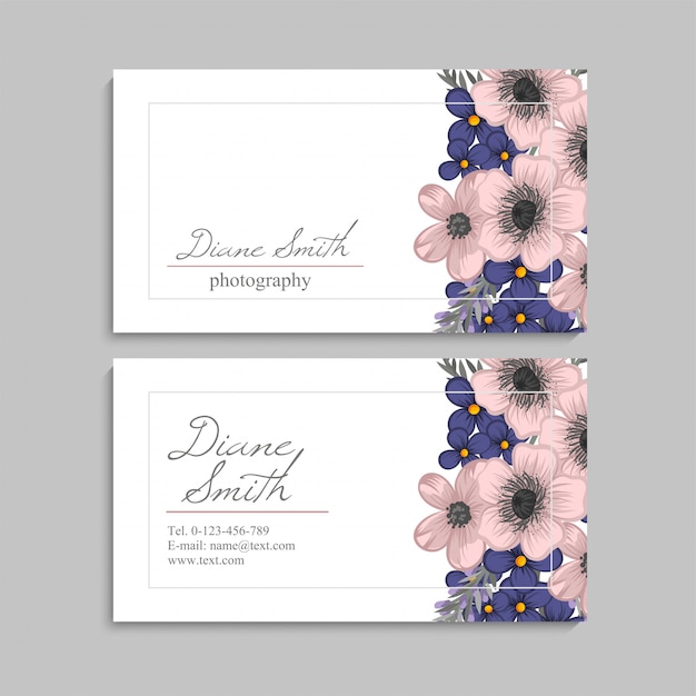 Tarjeta de visita con hermosas flores. Modelo