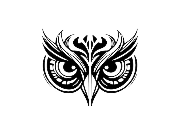 Tatuaje de la cara de un búho en blanco y negro con diseños polinesios
