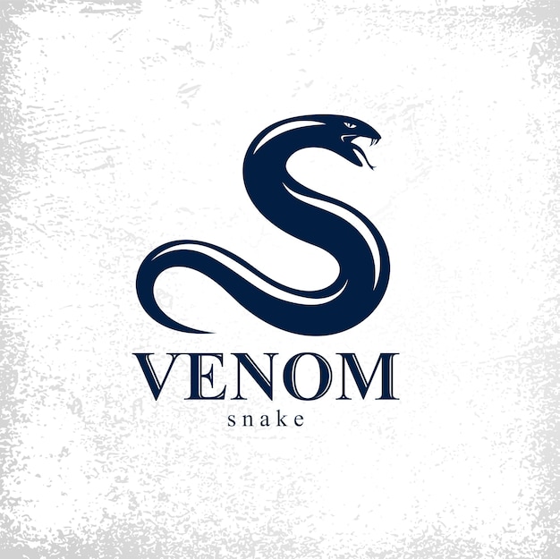 Tatuaje vintage de serpiente venenosa, logotipo vectorial o emblema de reptil depredador agresivo, símbolo de serpiente envenenada mortal, ilustración de estilo vintage.