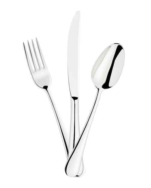 Tenedor, cuchara y cuchillo aislado en blanco.