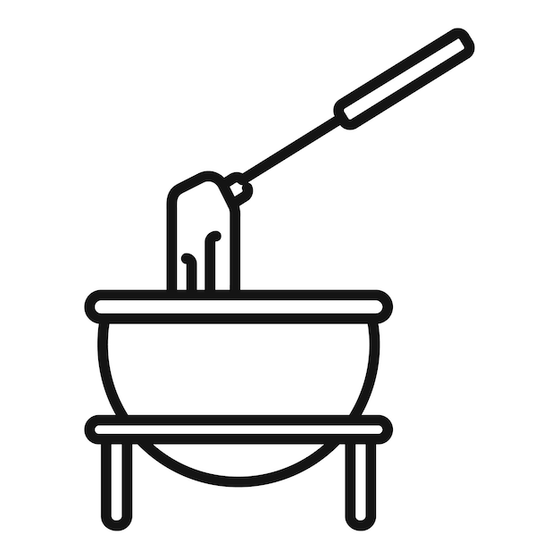 El tenedor sumergiendo la comida en la olla de fondue de queso caliente