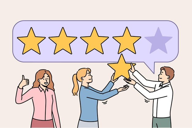 Trabajo en equipo para mejorar la calificación y recibir una calificación de cinco estrellas de tres gerentes amistosos