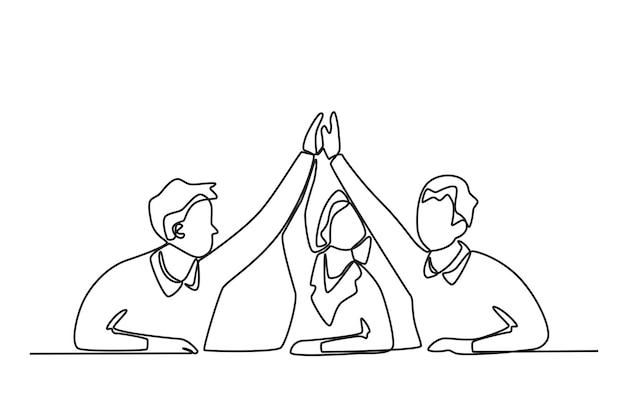 Tres empleados celebran el objetivo Alcanzar el objetivo en el trabajo