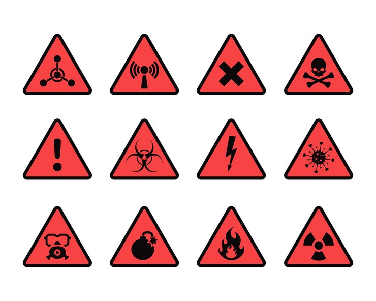 Vector triángulos de alerta de advertencia de peligro.
