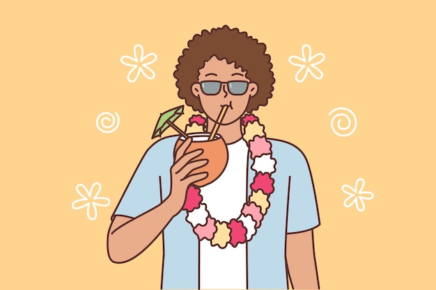 Un turista étnico de la isla de Hawái bebe un cóctel de coco de paja e invita a una fiesta en la playa Un hombre afroamericano con gafas de sol pide vacaciones de verano o un fin de semana en Hawái