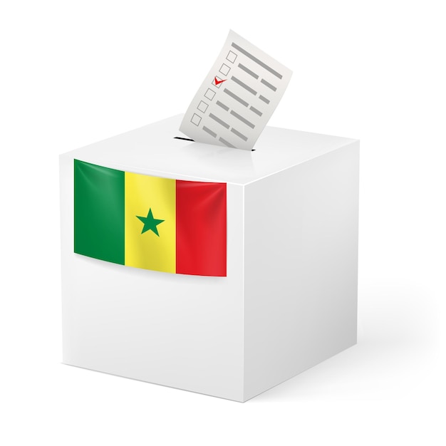 Urna con papel de votación senegal