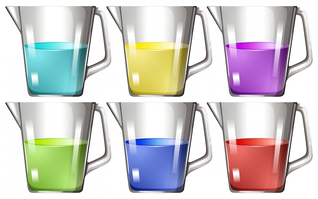Vasos de vidrio con líquido coloreado