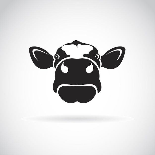 Vector de una cabeza de vaca sobre fondo blanco ilustración vectorial en capas fácil de editar