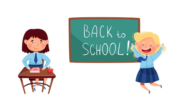De vuelta a la escuela Estudiantes de escuela primaria lindos en uniforme Chicas alegres de pie en la pizarra Ilustración vectorial de dibujos animados