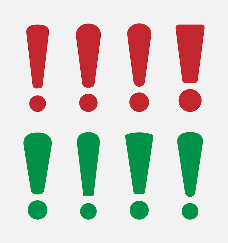 Vector red and green exclamation marks set
