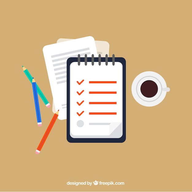 Arbeitsbereich mit Checkliste, Bleistifte und Kaffeetasse