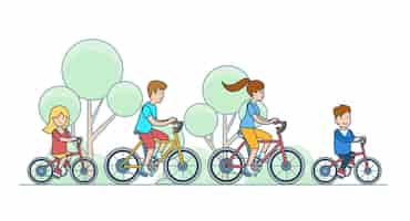 Kostenloser Vektor flache lineare familienkinder, die fahrrad an der parkwaldvektorcharakterillustration fahren