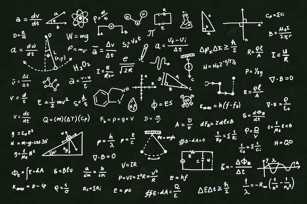 Hand gezeichnete wissenschaftliche Formeln auf Tafel