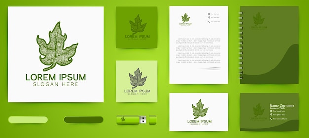 Handgezeichnetes grünes cannabisblatt-logo und business-branding-vorlage designs inspiration isoliert auf weißem hintergrund