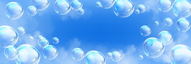 Kostenloser Vektor leichte seifenblasen, die in den blauen himmel fliegen. abstrakter hintergrund mit transparenten, schillernden luftballons, die in der luft schweben, mit weichen weißen wolken, vektorrealistische illustration