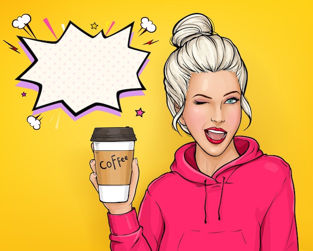 Pop-art-vektor-werbebanner mit der zwinkernden jungen blonden haarfrau im rosa kapuzenpulli, der papierkaffeetasse hält