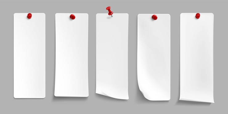 Kostenlose Vektor realistische thumbtack-pins-sammlung mit notizen