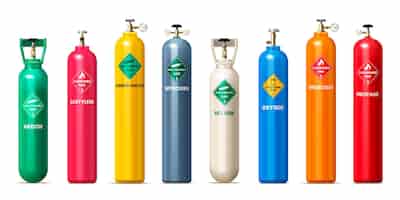 Kostenloser Vektor realistischer satz der gasflaschen und -tanks mit helium- und sauerstoffsymbolen lokalisierte vektorillustration