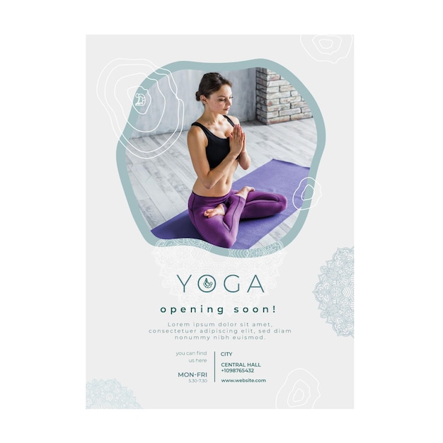 Kostenloser Vektor vertikaler flyer zum üben von yoga