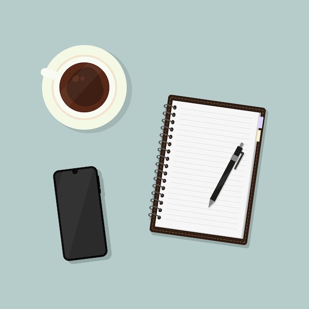 Arbeitsplatz Tasse Kaffee, Telefon und Notizbuch mit Stift auf dem Tisch liegen