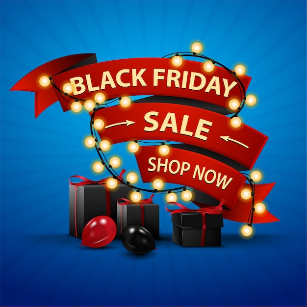 Black Friday Sale, jetzt einkaufen, rotes Rabattbanner in Form eines roten Bandes, verziert mit leuchtenden Girlanden, roten und schwarzen Luftballons und Geschenken