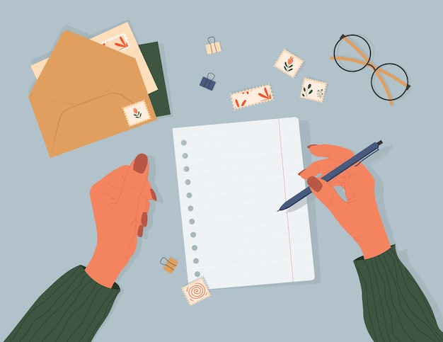 Brief mit Umschlägen und Briefmarken auf dem Tisch, für Mailing, Planung und Liebesbriefe