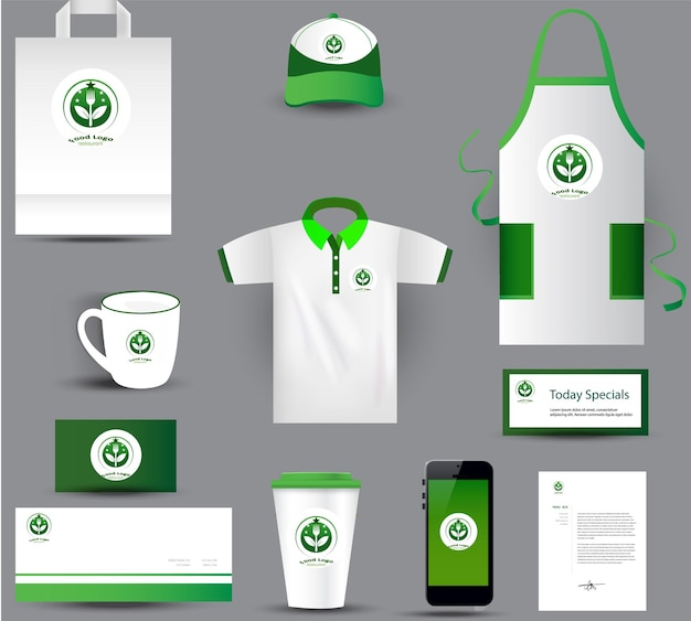 eine Sammlung von Starbucks-Kaffeetassen und ein grünes und weißes Hemd