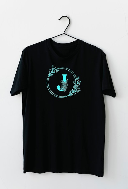 Einfaches schwarzes t-shirt-design