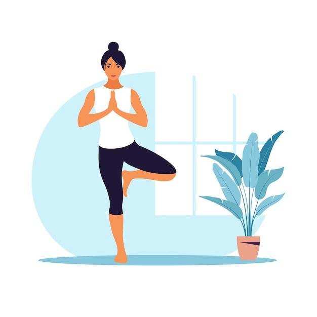 Frau praktiziert Yoga in ihrem Zimmer mit einer Pflanze