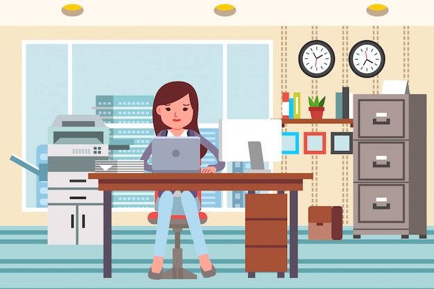 Frauen, die mit Laptop im Büro mit dem Büroinnenraum voll mit Bürogerät arbeiten. flaches Design Illustration-