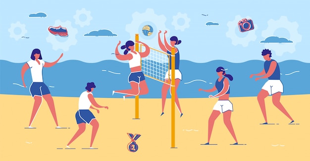 Freunde spielen Volleyball am Sandstrand in der Nähe von Meer.