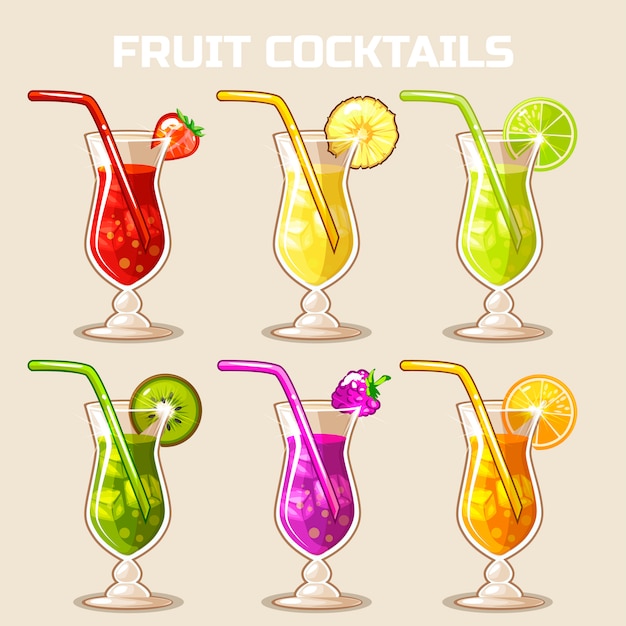 Glas kalte Fruchtcocktails mit Eis