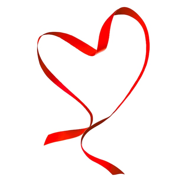 Handbemaltes rotes Band in Herzform auf weißem Hintergrund.