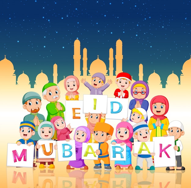 Vektor in der nacht des ramadan halten die kinder das ied mubarak board