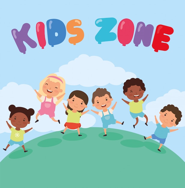 Kinderzone mit interracial Kindergruppe auf dem Gebiet
