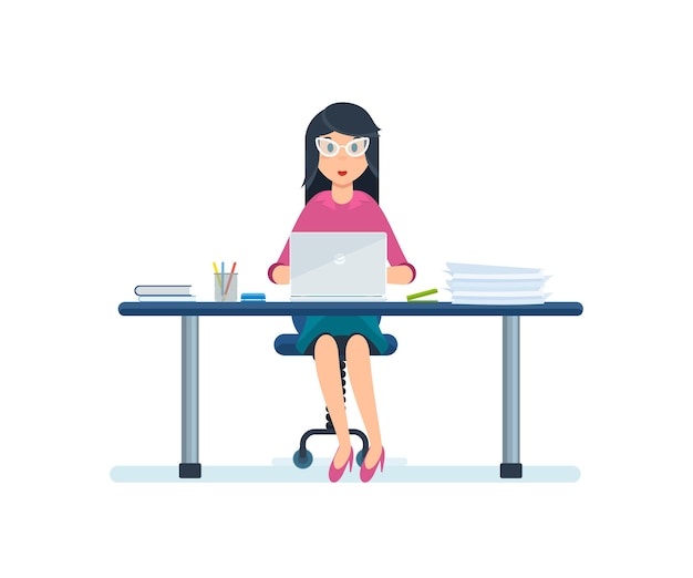 Mitarbeiter der Organisation, der in seinem Büro sitzt und am Laptop arbeitet