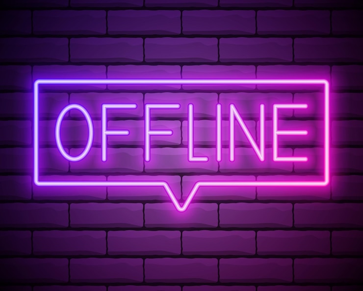Vektor offline-schild lila neon-symbol auf backsteinmauerhintergrund verschwommene blitzdarstellung