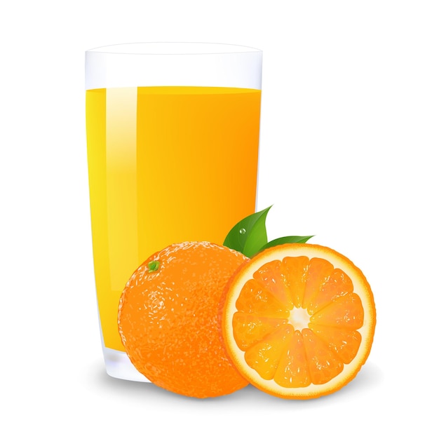 Orangensaft und Orangenscheiben, isoliert auf weißem Hintergrund