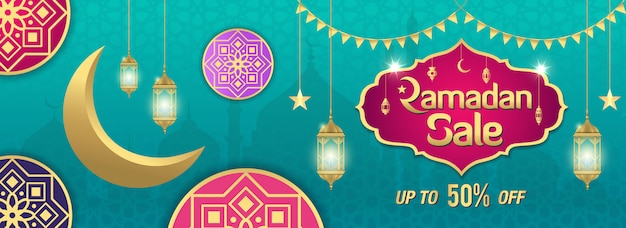 Ramadan sale, web-header oder banner mit golden glänzendem rahmen, arabischen laternen und goldenem halbmond auf türkis. bis zu 50% rabattangebot