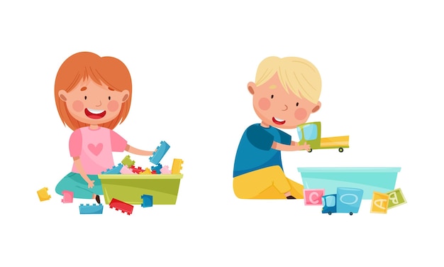 Schöne lächelnde kleine Jungen und Mädchen sitzen auf dem Boden und spielen mit Spielzeug Cartoon-Vektor-Illustration